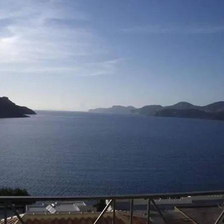 - Sleeps 5 - Parking - Private Terrace Μασούρι