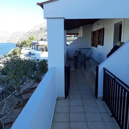 Apartment Poets Apertment In Armeos Masouri
