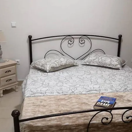 Διαμέρισμα - Sleeps 5 - Parking - Private Terrace *