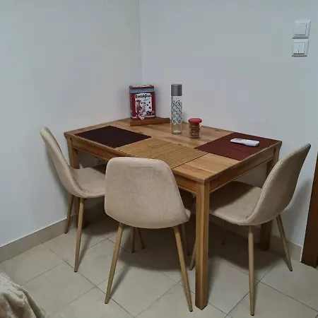 Apartment Poets Apertment In Armeos *